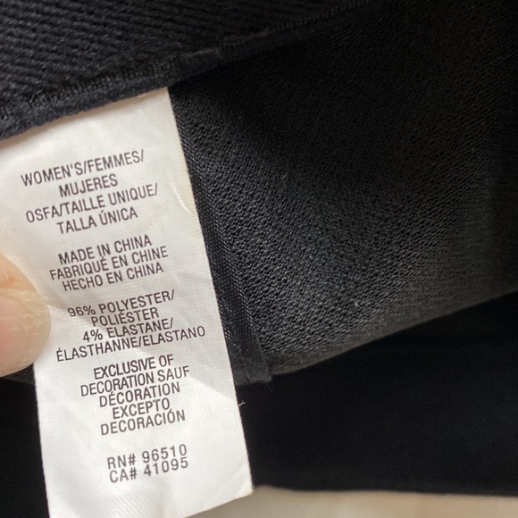 Under Armour Black Baseball Cap - Picture 4 of 6